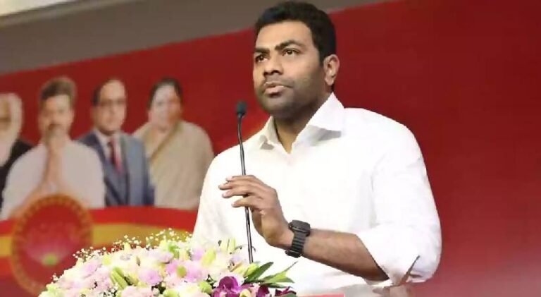 தமிழக அரசியலில் அதிரடி: திமுக மீது 1 லட்சம் கோடி ஊழல் குற்றச்சாட்டு